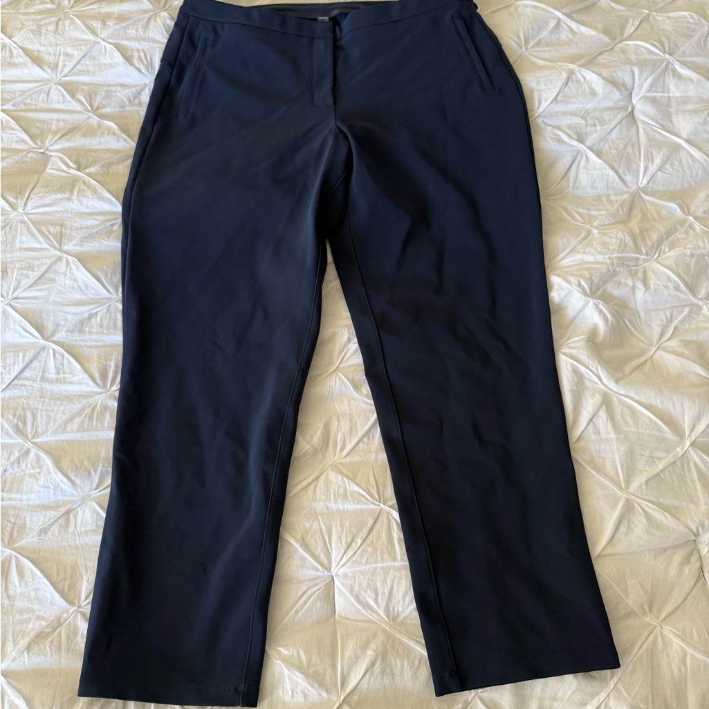 Lululemon Athletica Women’s Navy Blue Trousers - Size 12
